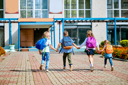 School Field Trip Bus Rentals in Pontiac